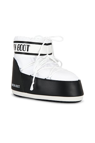 MOON BOOT Icon Low Nylon Boot in White. Size 45-47. Also