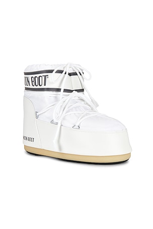 MOON BOOT Icon Low Nylon Boot in White. Size 45-47. Also