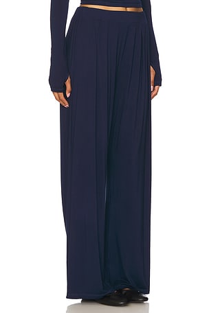 Michael Lauren Vox Pleated Pant in Navy