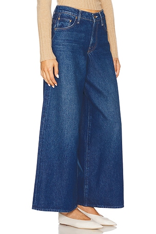 MOTHER The Rigatoni Sneak Jeans in Blue