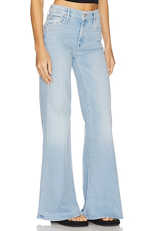MOTHER The Roller Sneak Jeans in Blue