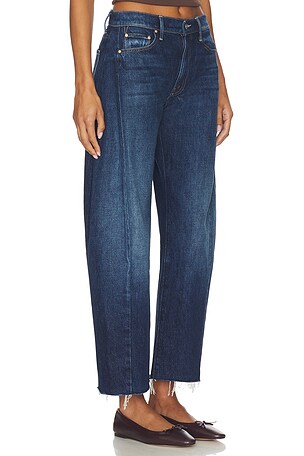 MOTHER The Mid Rise Full-Pipe Flood Fray Jeans in Blue. Size 33. Also