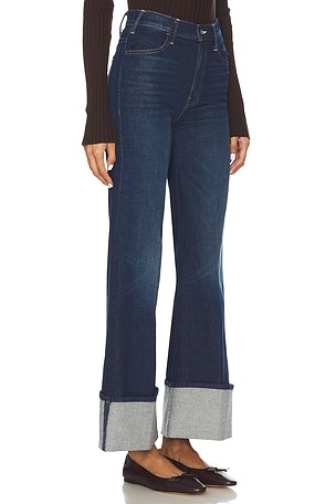 MOTHER The Petite Hustler Roller Sneak Cuff Jeans in Blue. Size 34P. Also