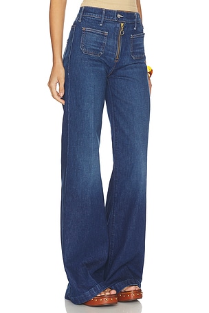 MOTHER The Patch Pocket Hustler Roller Exposed Zip Heel Jeans in Blue