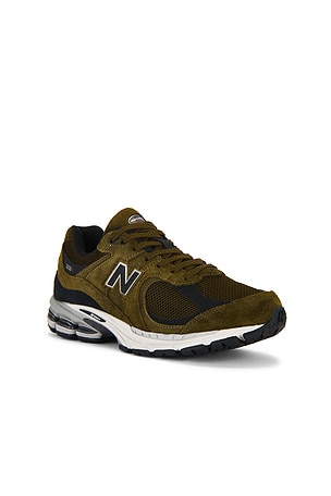 New Balance 2002r Sneaker in Dark Green