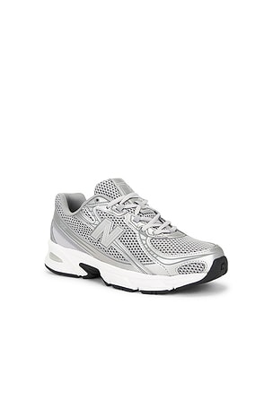 New Balance U740SG2 in Grey