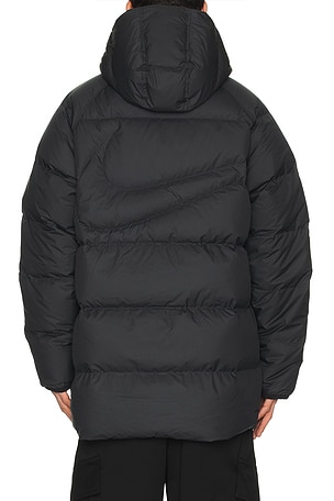 Nike Club Parka Max 700 in Black