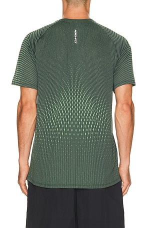 Nike Aero Fit Stride Short Sleeve Top in Black