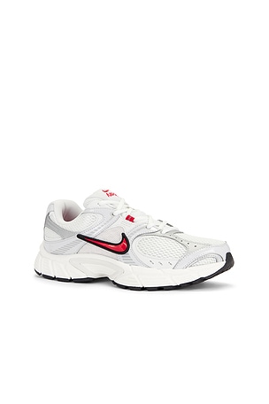 Nike V5 Rnr in White