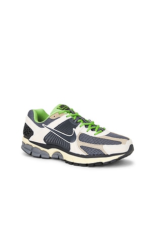 Nike Zoom Vomero 5 in Cream