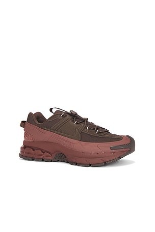Nike Zoom Vomero Roam in Brown