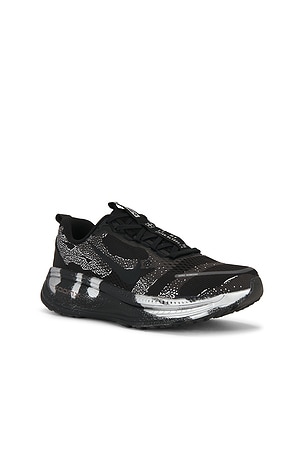 Nike Vomero 18 Dsrpt in Grey