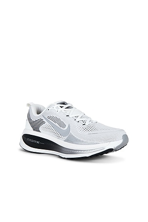Nike Vomero 18 Rr in White