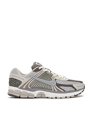 Nike Zoom Vomero 5 Prm Sneakers in Iron Ore, Metallic Silver