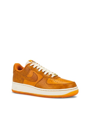 Nike Air Force 1 '07 Lv8 in Brown