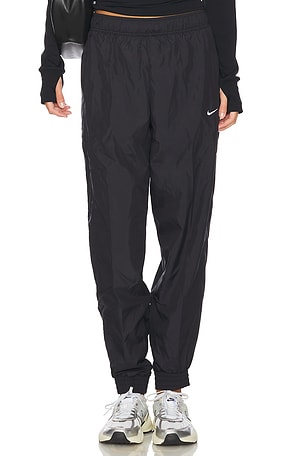 Nike Essential Jogger in Black