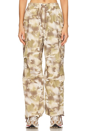 Nike Camo Cargo Pants in Army