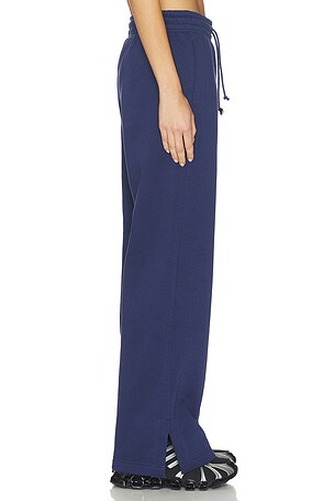 Nike High Waisted Pant in Navy