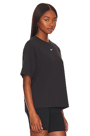 Nike Boyfriend Tee in Black