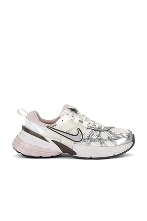 V2k Run Sneaker Nike