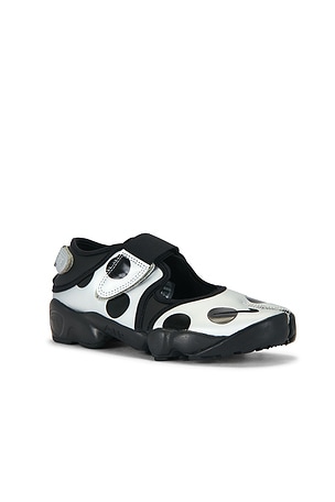 Nike Air Rift Dot Sneaker in Black