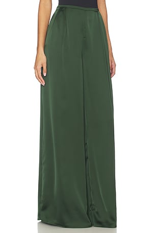 Norma Kamali Mens Pleat Pant en Dark Vert