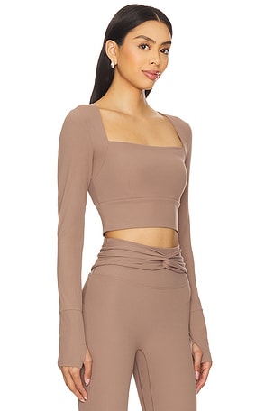 Nylora Hugo Top in Brown