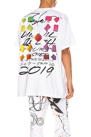 OFF-WHITE ALIEN Tシャツ - White | REVOLVE