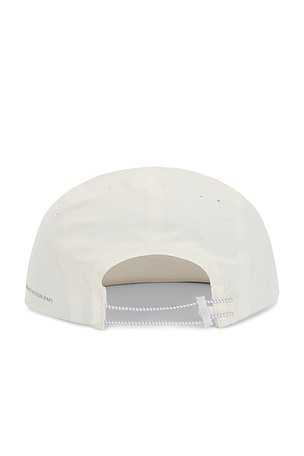 On gorra paf en color blanco