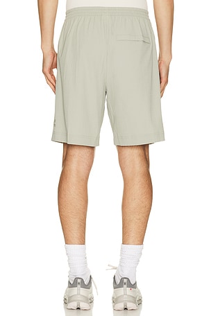 On Courtside Shorts Eaze in Tan