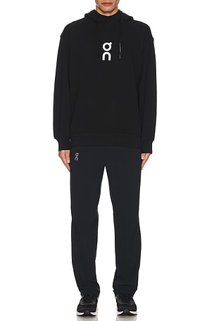 On SWEAT À CAPUCHE en Noir