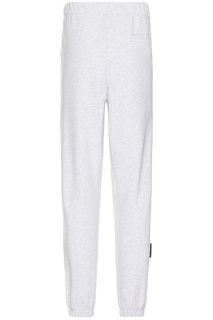 On Club Pant in Grey