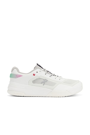 x Z5 The Roger Advantage Sneaker On