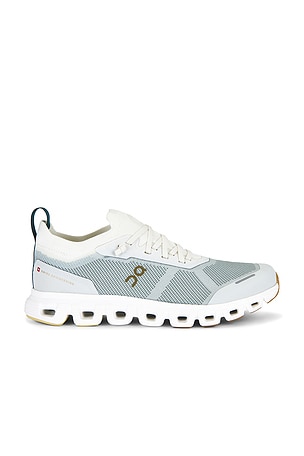 Cloud 6 Versa Sneakers On