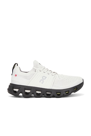 Cloudswift 4 Sneakers On