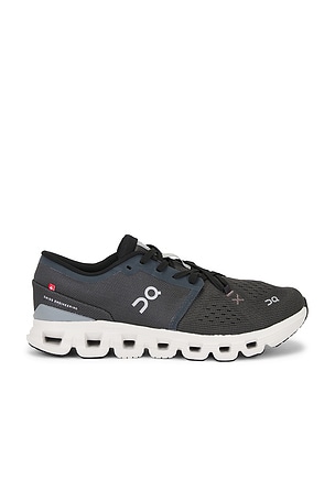 Cloud X 4 Sneaker On