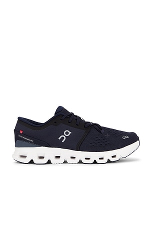 Cloud X 4 Sneaker On