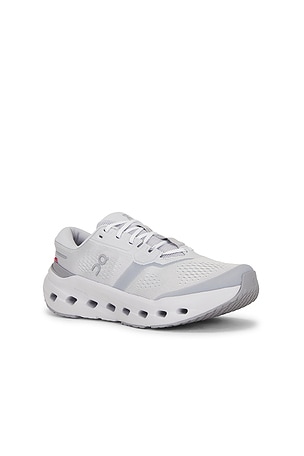 On Cloudrunner 3 in Grey