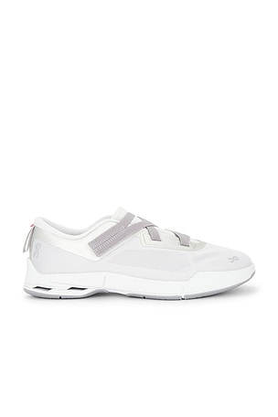 On x Zendaya Cloudnova Moon in Light Grey