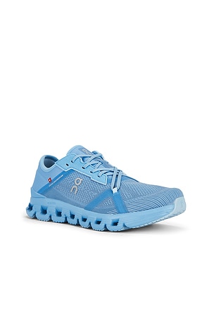 On SNEAKERS CLOUD X 4 AD en Bleu