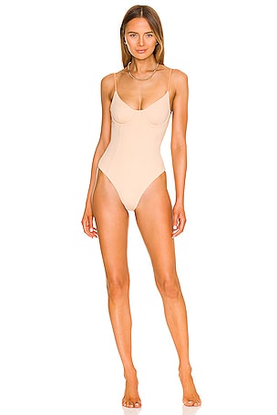Isabella One Piece onia