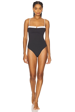 Melanie One Piece onia