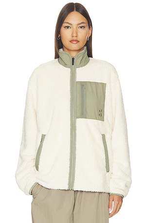 Ascent Fleece Jacket On
