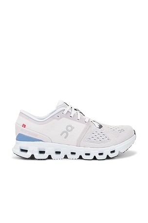 Cloud X 4 Sneaker On