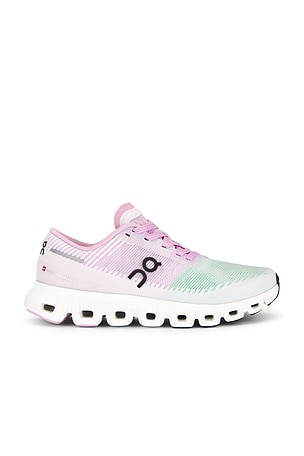 Cloud 6 Push Sneaker On