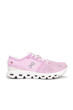 Cloud X 4 Sneaker On