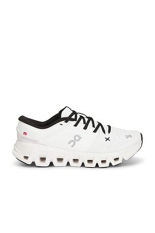 Cloud X 5 Sneaker On