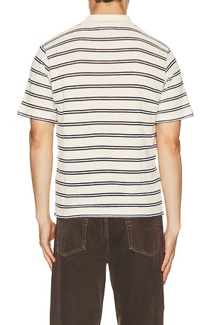 Percival Moore Open Collar Polo en Crème