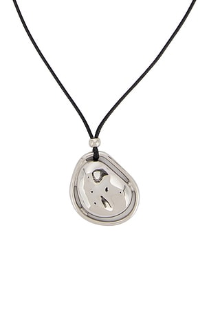petit moments Margurite Necklace in Metallic Silver