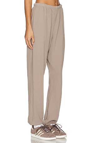 perfectwhitetee Johnny Easy Sweatpant in Taupe